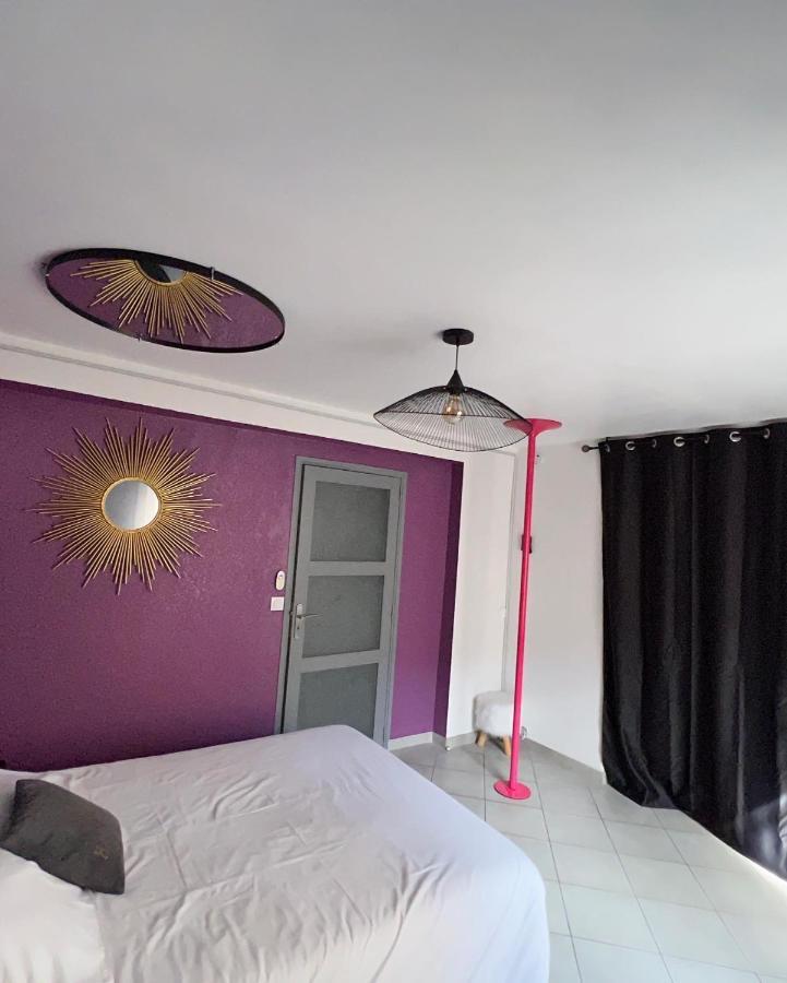 Romantique Sauna Et Jacuzzi Love hôtel 2*